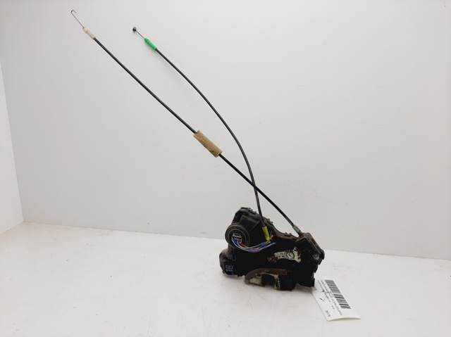 Zamek drzwi przednich lewych 690400K070 TOYOTA