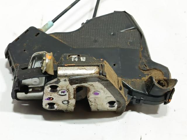 Zamek drzwi przednich lewych Toyota Hilux KUN25