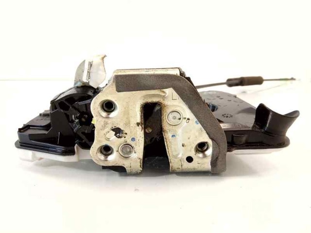 Zamek drzwi przednich lewych Toyota Hilux KUN25