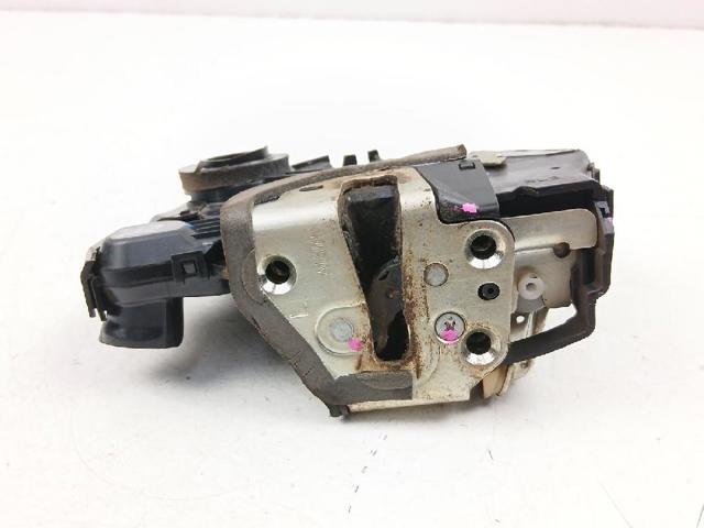 Zamek drzwi przednich lewych Toyota Hilux KUN25