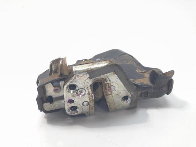 Zamek drzwi przednich lewych Toyota Hilux KUN25