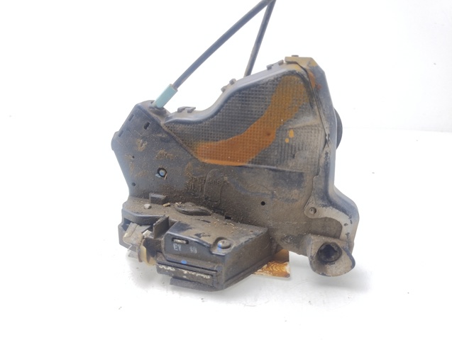 Zamek drzwi przednich lewych 690400K070 TOYOTA