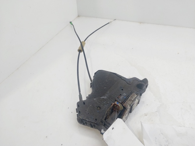 Zamek drzwi przednich lewych 690400K070 TOYOTA