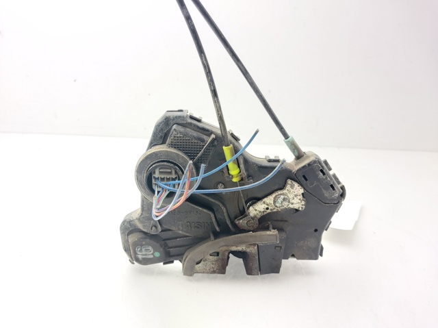 Zamek drzwi przednich lewych 690400K070 TOYOTA