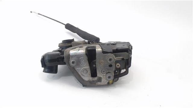 Zamek drzwi przednich lewych 6904033232 TOYOTA