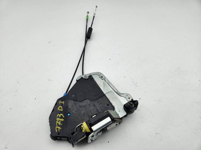 Zamek drzwi przednich lewych 6904053100 TOYOTA