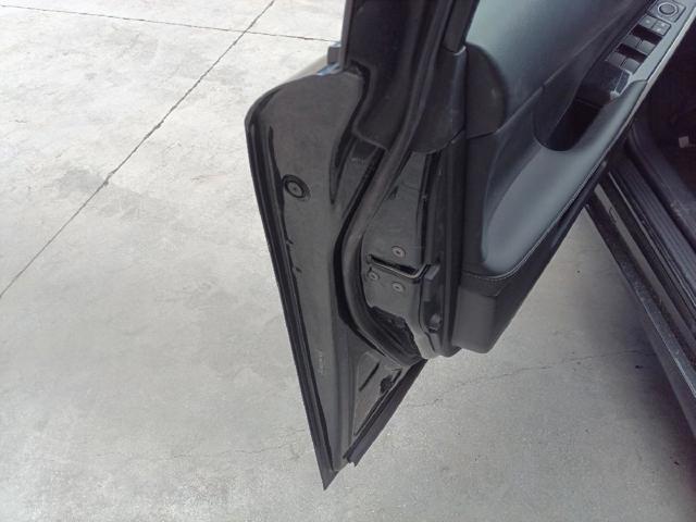 Zamek drzwi przednich lewych 6904053100 TOYOTA