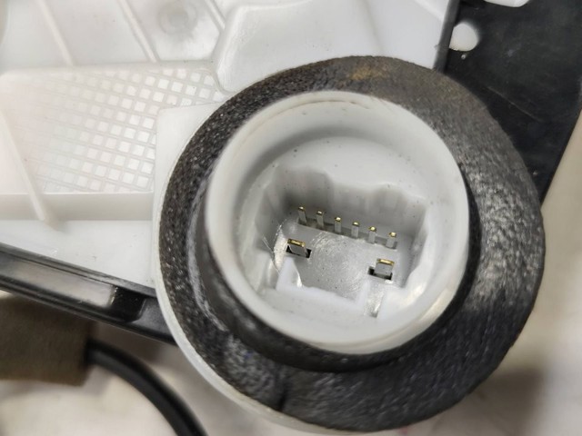 Zamek drzwi przednich lewych 69040K0041 TOYOTA