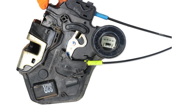 Zamek drzwi tylnych prawych 6905002101 TOYOTA