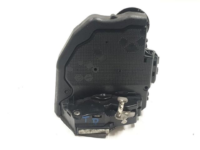 Zamek drzwi tylnych prawych 6905002180 TOYOTA
