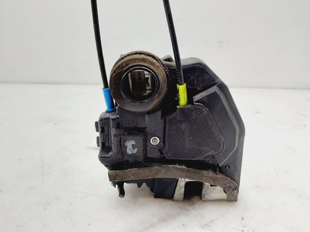 Zamek drzwi tylnych prawych 6905002180 TOYOTA