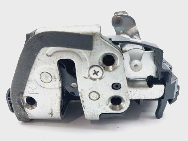 Zamek drzwi tylnych prawych 6905002180 TOYOTA