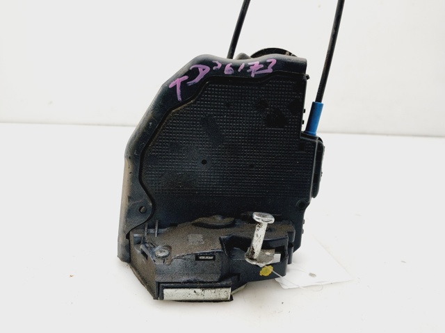 Zamek drzwi tylnych prawych 6905002180 TOYOTA