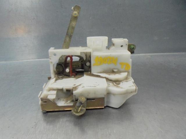 Zamek drzwi tylnych prawych 6905005021 TOYOTA