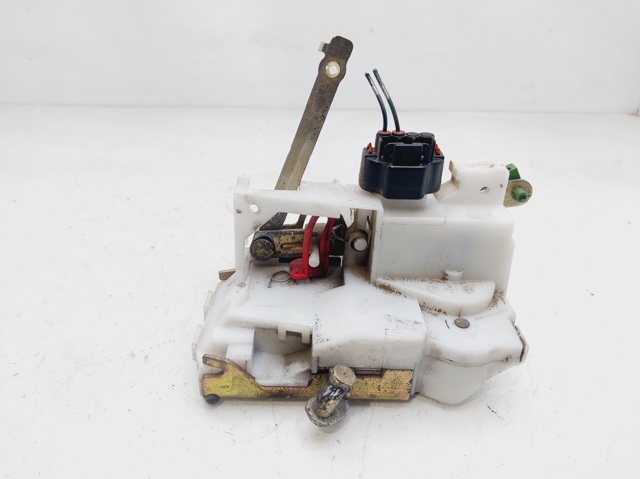 Zamek drzwi tylnych prawych 6905005021 TOYOTA