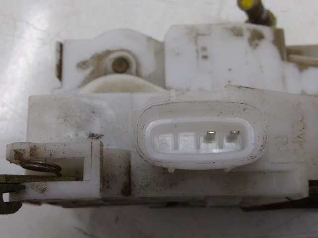 Zamek drzwi tylnych prawych 6905005021 TOYOTA