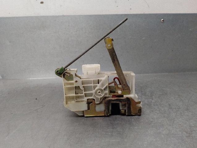 Zamek drzwi tylnych prawych 6905005021 TOYOTA