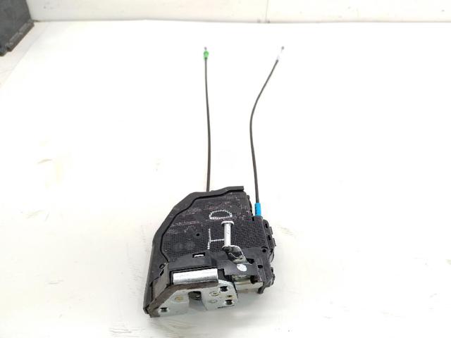 Zamek drzwi tylnych prawych 6905005050 TOYOTA