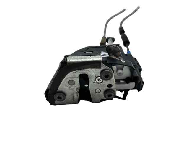 Zamek drzwi tylnych prawych 6905005050 TOYOTA