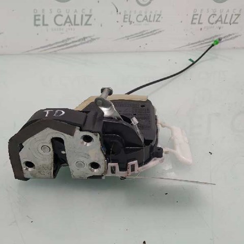 Zamek drzwi tylnych prawych 690500D060 TOYOTA