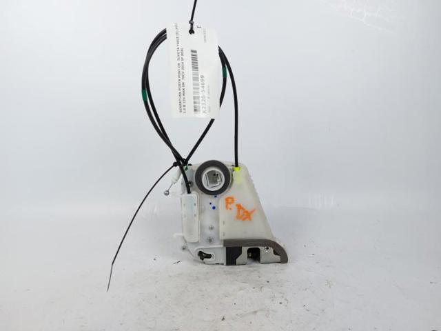 Zamek drzwi tylnych prawych 690500D110 TOYOTA