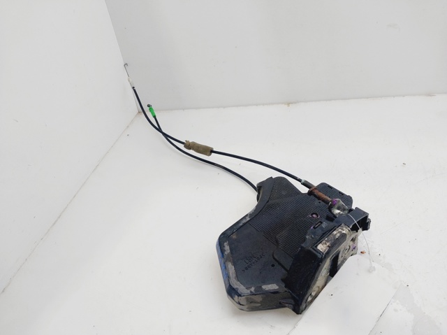 Zamek drzwi tylnych prawych 690500K040 TOYOTA
