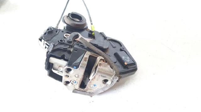 Zamek drzwi tylnych prawych 690500K040 TOYOTA