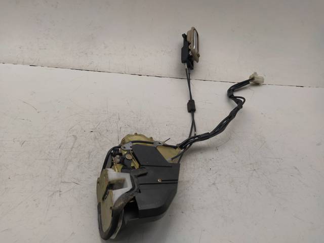 6905033111 Toyota