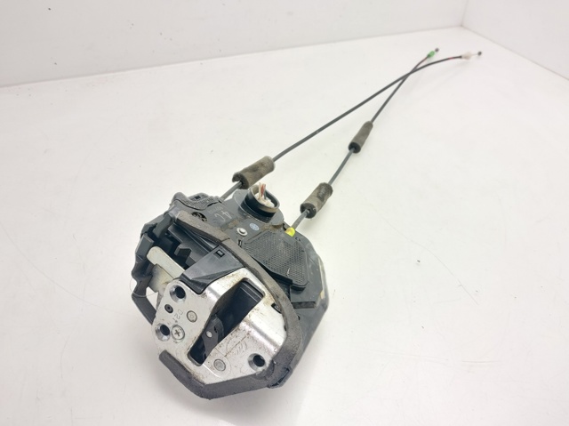 Zamek drzwi tylnych prawych 6905033120 TOYOTA