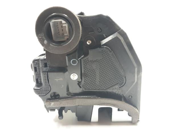 Zamek drzwi tylnych prawych 6905033120 TOYOTA