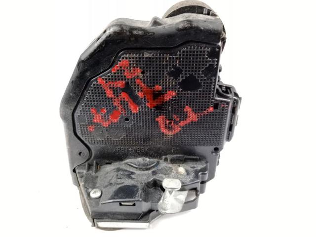 Zamek drzwi tylnych prawych 6905033120 TOYOTA