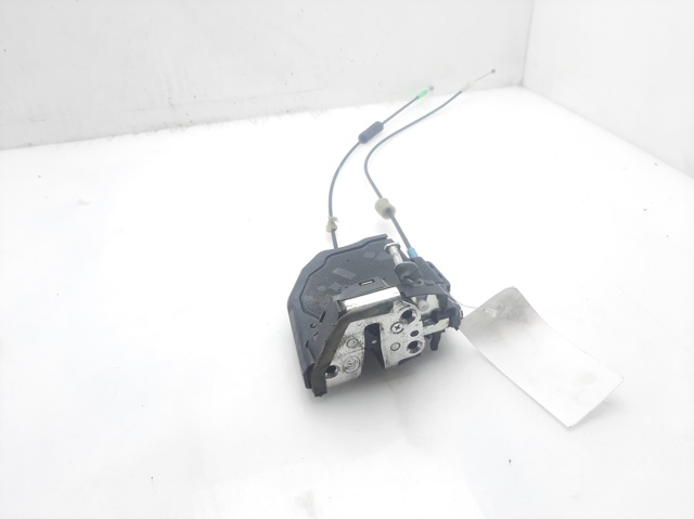 Zamek drzwi tylnych prawych 6905033120 TOYOTA