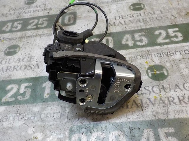 Zamek drzwi tylnych prawych 6905033120 TOYOTA