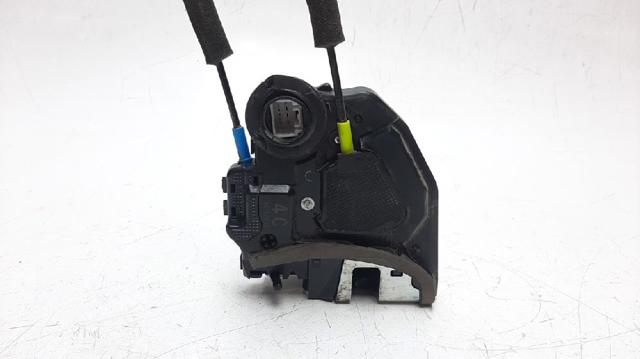 Zamek drzwi tylnych prawych 6905033120 TOYOTA