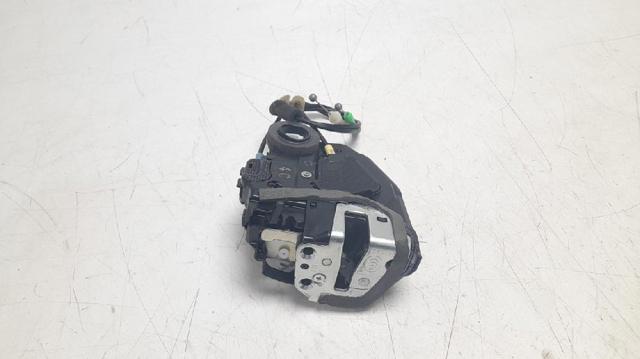 Zamek drzwi tylnych prawych 6905033120 TOYOTA