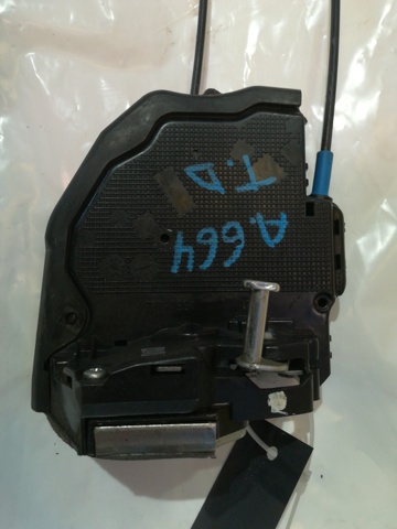 Zamek drzwi tylnych prawych 6905042021 TOYOTA