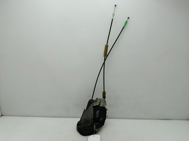 Zamek drzwi tylnych prawych 6905047070 TOYOTA