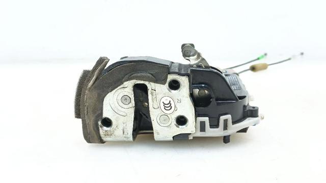 Zamek drzwi tylnych prawych 6905047070 TOYOTA