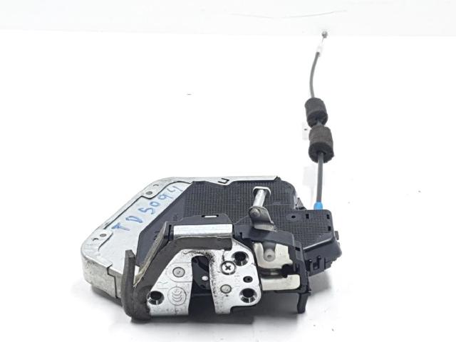 Zamek drzwi tylnych prawych 6905053040 TOYOTA