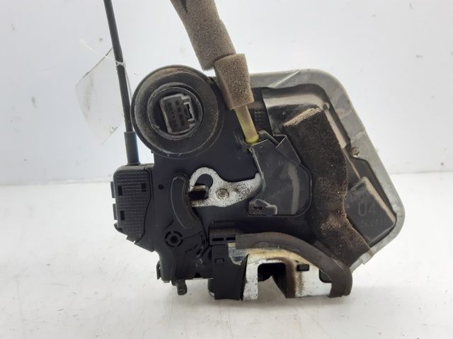 Zamek drzwi tylnych prawych 6905053040 TOYOTA