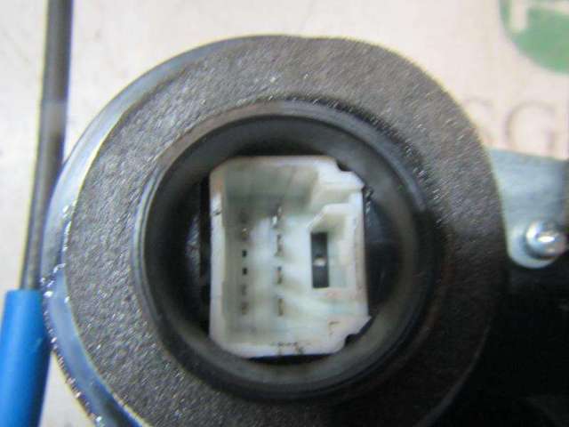 Zamek drzwi tylnych prawych 6905053040 TOYOTA