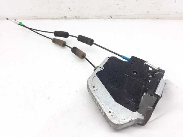 Zamek drzwi tylnych prawych 6905053040 TOYOTA