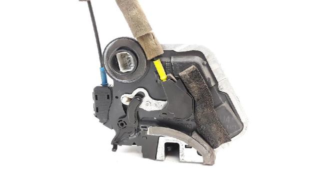 Zamek drzwi tylnych prawych 6905053040 TOYOTA