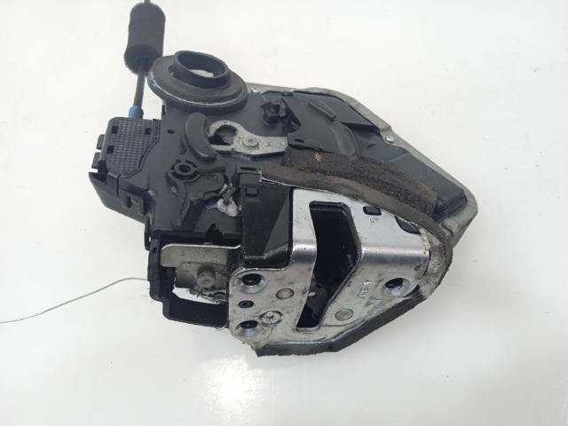 Zamek drzwi tylnych prawych 6905060070 TOYOTA