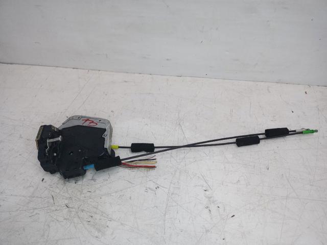 Zamek drzwi tylnych prawych 6905060070 TOYOTA