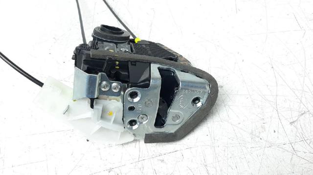 Zamek drzwi tylnych prawych 69050F4010 TOYOTA