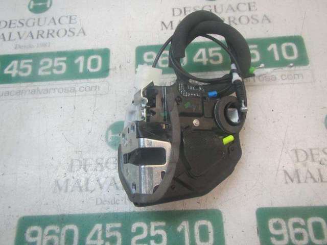 Zamek drzwi tylnych prawych 69050F4010 TOYOTA