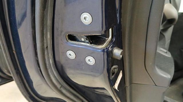 Zamek drzwi tylnych lewych 6906002170 TOYOTA