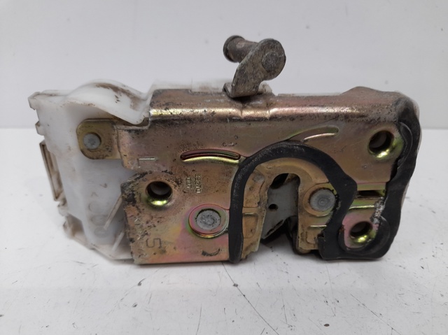 Zamek drzwi tylnych lewych Toyota Avensis 1 T22