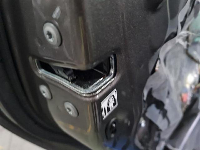 Zamek drzwi tylnych lewych 6906005050 TOYOTA